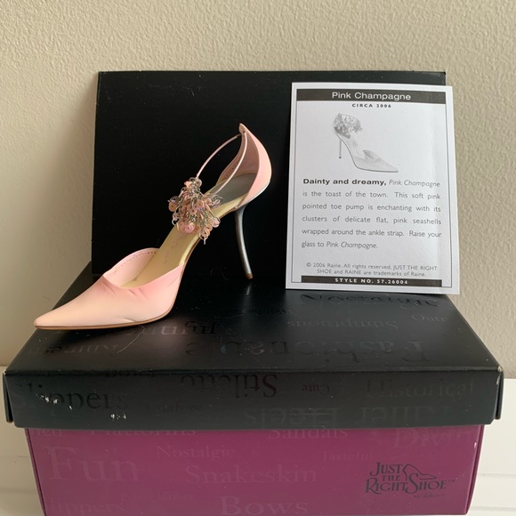 Pink Champagne 2006 - Just the Right Shoe - Picture 4 of 10